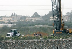 أطفال غزة يعتصمون ضد "الجدار الفولاذي"