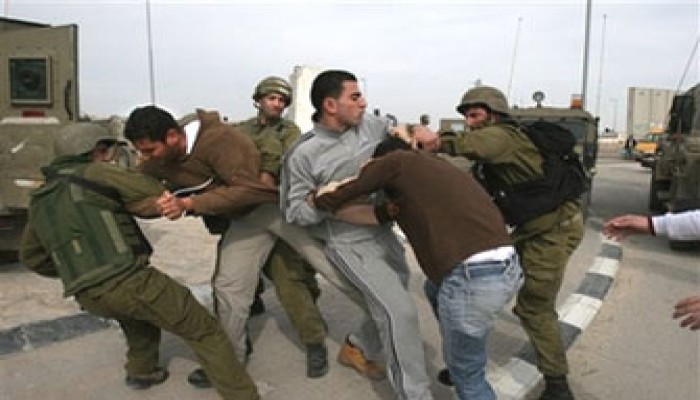 إصابة العشرات في مسيرة "بلعين" الأسبوعية ضد الاستيطان