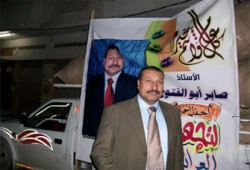 النائب أبو الفتوح يوزِّع مستلزمات العرائس بالإسكندرية