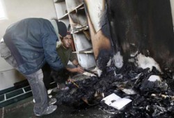 استنكار واسع لتدنيس الصهاينة مسجدًا بالضفة