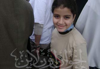 من عائشة حسن مالك إلى أبيها المُمْتَحَن في الله