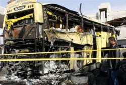 عشرات القتلى والجرحى في انفجار استهدف حافلةً بدمشق