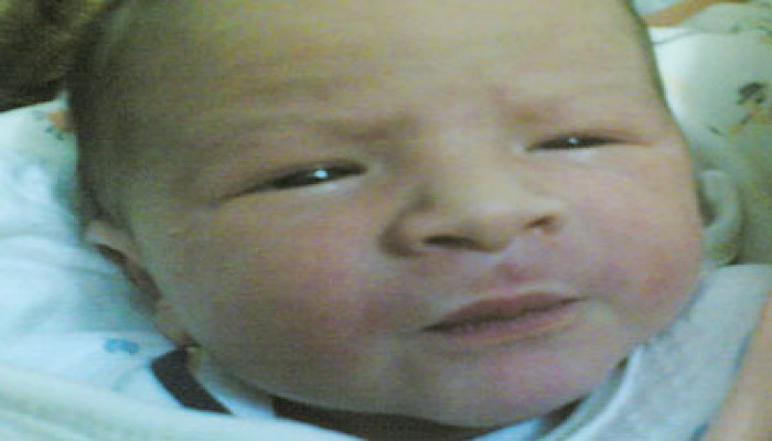 تهنئة بمولود إسلام توفيق