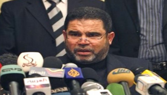 نواب حماس: "سلطة عباس" تسعى للاستفراد بقضية الأسرى