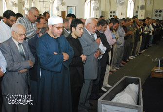المرشد العام يتقدم جنازة الدكتور علي شهوان