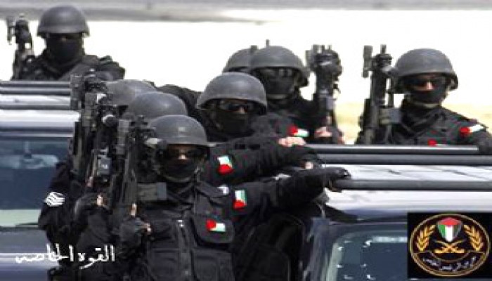 أجهزة عباس تعتقل 11 مواطنًا بينهم صحفي