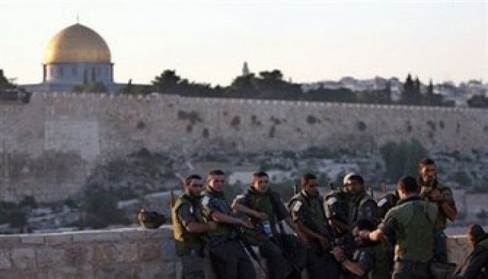 مرابطو "الأقصى" يتصدون لمحاولات الاقتحام