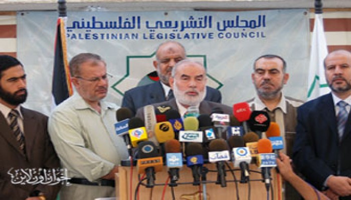 د. بحر: عباس لا يملك صفة دستورية لإجراء الانتخابات