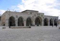 "باب المغاربة".. يوم إذاعي لنصرة الأقصى