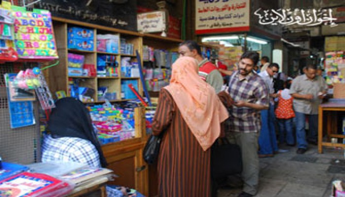 سوق الفجالة تتحدى "خنازير المدارس"