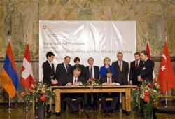 تركيا وأرمينيا توقعان اتفاق سلام