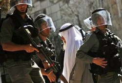 الاحتلال الصهيوني يحاصر القدس ويمنع المصلين من الأقصى