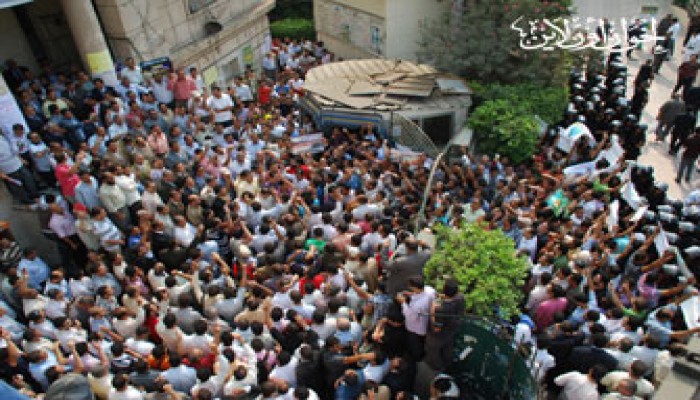 محامو مصر ينتفضون نصرةً للأقصى.. والأمن يحاصرهم!