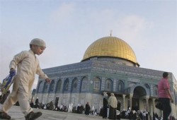 الاحتلال يغلق البلدة القديمة ويحاصر مرابطي الأقصى