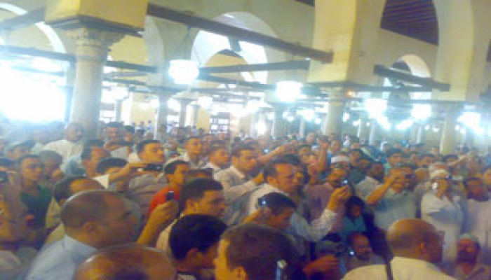 نواب الإخوان يتقدمون مظاهرة نصرة الأقصى بالأزهر