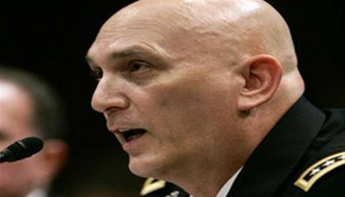 قائد القوات الأمريكية بالعراق يتوقع الانسحاب بسبب أفغانستان