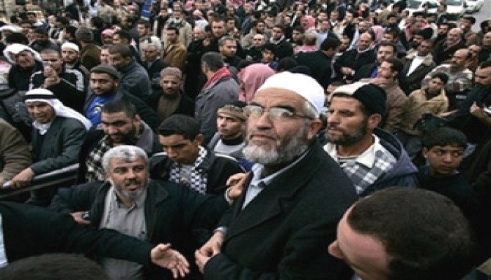 الفلسطينيون يحمِّلون السلطة مسئولية الاقتحام الصهيوني للأقصى