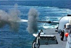 زوارق الاحتلال تهاجم قوارب صيد فلسطينية جنوب غزة