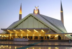 مسلمو "فرجينيا" يؤجرون معبدًا يهوديًّا لأداء صلاة التراويح