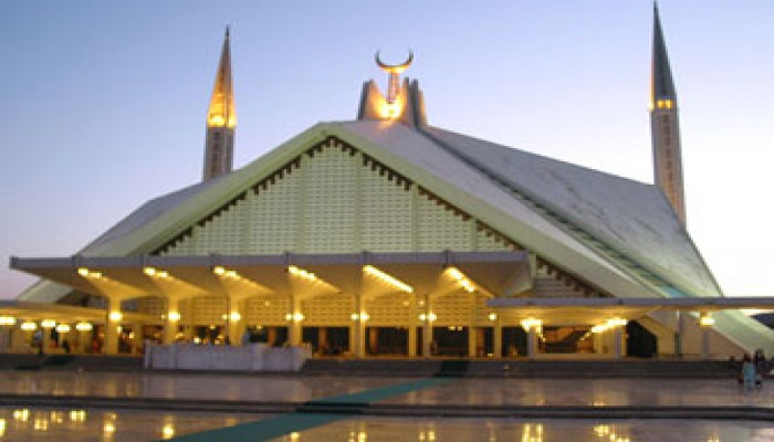 مسلمو "فرجينيا" يؤجرون معبدًا يهوديًّا لأداء صلاة التراويح