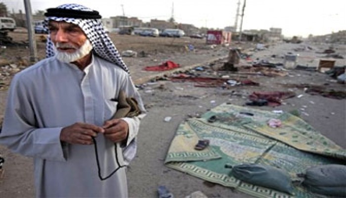 مقتل 50 عراقيًّا بتفجيرين متزامنَيْن بالموصل وبغداد