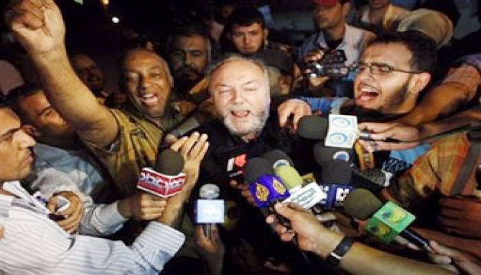 "شريان الحياة 2" بقيادة جالاوي تدخل قطاع غزة