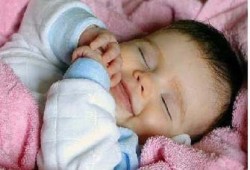 د. رشاد لاشين يكتب: لا تقلقي من تغيير طفلك مواعيد نومه