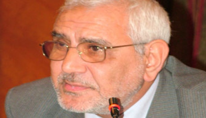 نقل د. أبو الفتوح إلى مستشفى قصر العيني الجديد