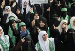 وفد "الحملة الأوروبية لرفع الحصار عن غزة" يلتقي سولانا