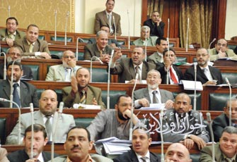 الإخوان والدورة الأولى.. ممارسات برلمانية ساخنة