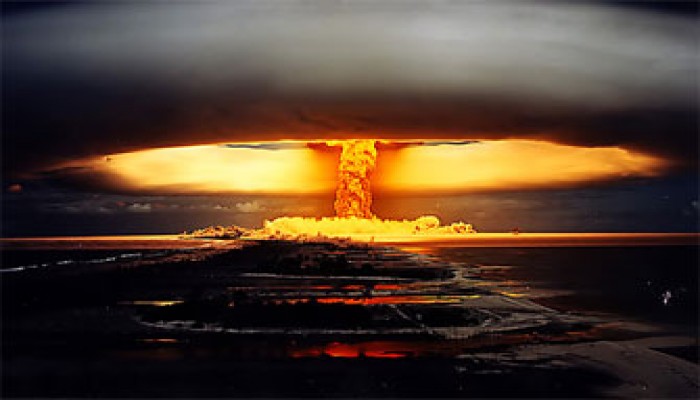 فرنسا تعوِّض ضحايا التجارب النووية في الجزائر والهادي