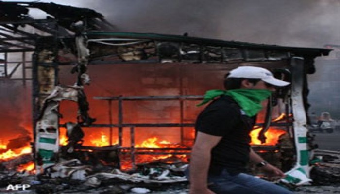 هدوء نسبي في طهران وموسوي يدعو أنصاره لضبط النفس