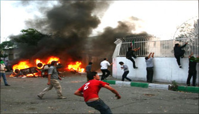 7 قتلى في احتجاجات طهران و"قلق" أمريكي من الاضطرابات