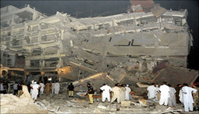 ارتفاع حصيلة ضحايا انفجار بيشاور إلى 15 قتيلاً