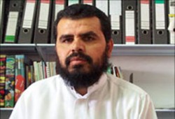 حماس تطالب بالإفراج عن عضو قيادتها السياسية تيسير عمران