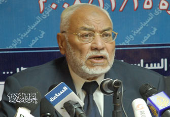 المرشد العام: القوة هي سبيل إقرار السلام