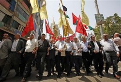 الفلسطينيون يحيون ذكرى النكبة وأجهزة عباس تختطف 4 من حماس