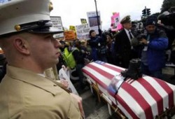 الجنون يصيب الأمريكان.. جندي يقتل خمسة من زملائه ببغداد