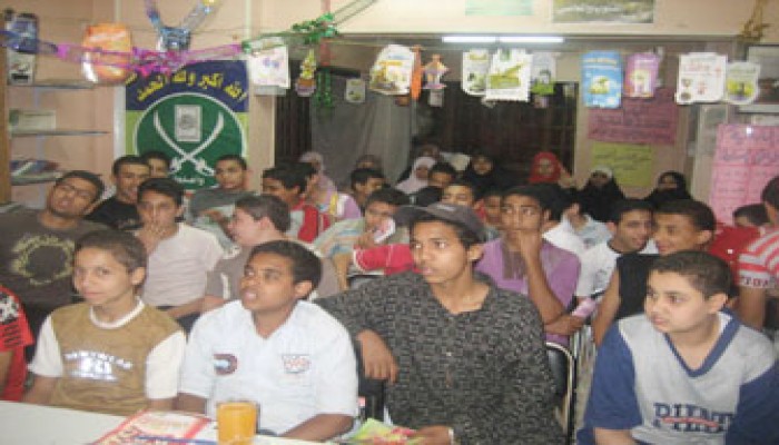 مراجعات نهائية للطلاب في مقر مجاهد بالمطرية