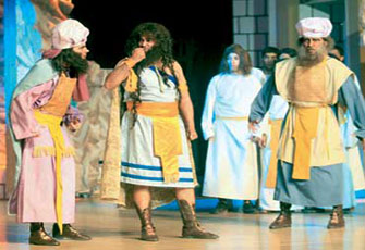 موسيقى "أجنبية" في افتتاح "المسرح العربي"