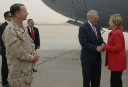 كلينتون والسفير الأمريكي الجديد يصلان إلى بغداد