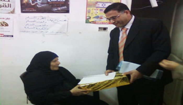 مجدي عاشور يكرم 300 من الأمهات المثاليات بدائرته