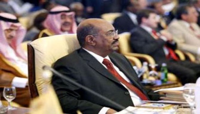 البشير يتوجه إلى السعودية ويواصل تحدي "الجنائية"