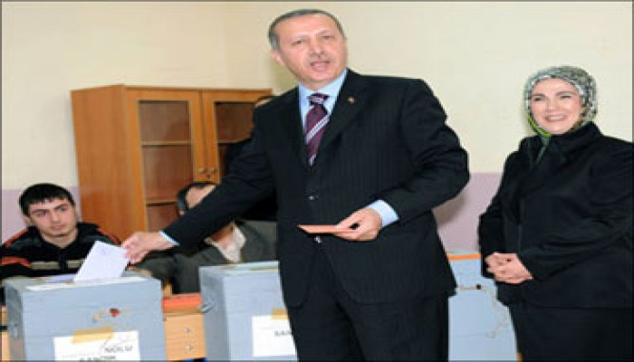 بعد فرز نصف الأصوات.. "العدالة" يتقدم في المحليات التركية