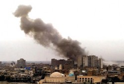 عشرات القتلى والجرحى في انفجارين بالعراق