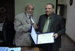 المرشد العام يهنِّئ الحلواني بحصوله على الدكتوراه