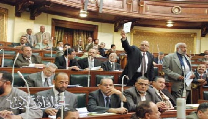 أغلبية الوطني تمرر تفويض الرئيس في عقد صفقات السلاح