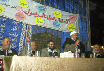 عليوة يحتفل بالمولد النبوي بمقره بالخانكة