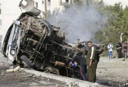 مقتل 10 وإصابة 40 في تفجير دموي بالعراق