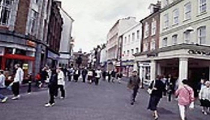 مدينة بريطانية تعتزم التوءمة مع غزة وتفضح الصهاينة